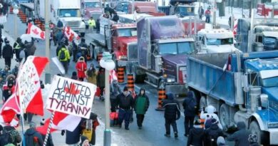 'Tren de la libertad': los camioneros causan estragos en Ottawa después del segundo día de protestas contra el pasaporte de vacunas