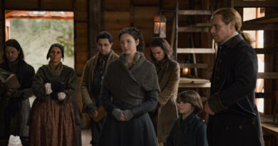 El último episodio de Outlander pone a prueba las lealtades y revela algo de brujería