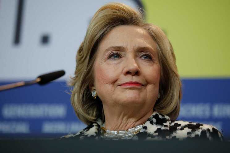 Hillary Clinton dijo sentirse bien a pesar de estar contagiada de covid-19