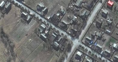 Las imágenes de satélite muestran un convoy ruso de 64 km de largo que se dirige a Kiev