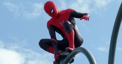 Mark Hamill comparte la reacción a una divertida pieza de Spider-Man Merch