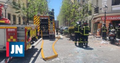 Dos muertos y 18 heridos en explosi贸n en un edificio de Madrid