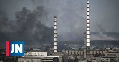 Bombardeos rusos provocan incendio en fábrica de Azot