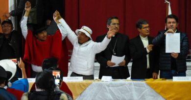 Gobierno e indígenas de Ecuador firman acuerdo para poner fin a las protestas
