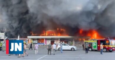 Rusia bombardea centro comercial con 1.000 personas