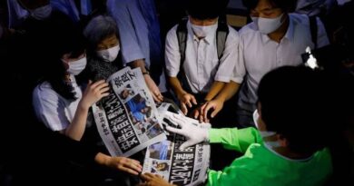 La televisión japonesa lanza programación y la prensa hace una edición especial de Abe