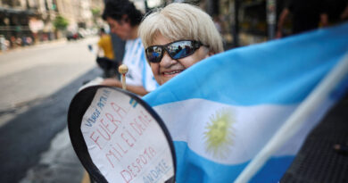 Oposici贸n se帽ala apoyo al paquete liberal de Milei en Argentina