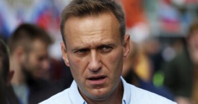 Navalny: más de 400 detenidos en homenajes tras la muerte del opositor ruso