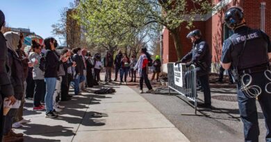  Las protestas a favor de Palestina se fortalecen en las universidades de Estados Unidos;  Más de un centenar están detenidos en Boston
